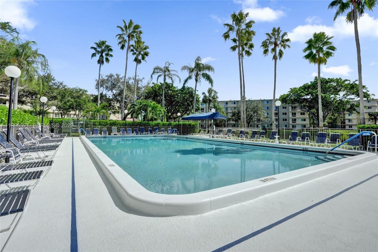 2228 N Cypress Bend Dr, Unit 103, Pompano Beach, FL 33069 Photo