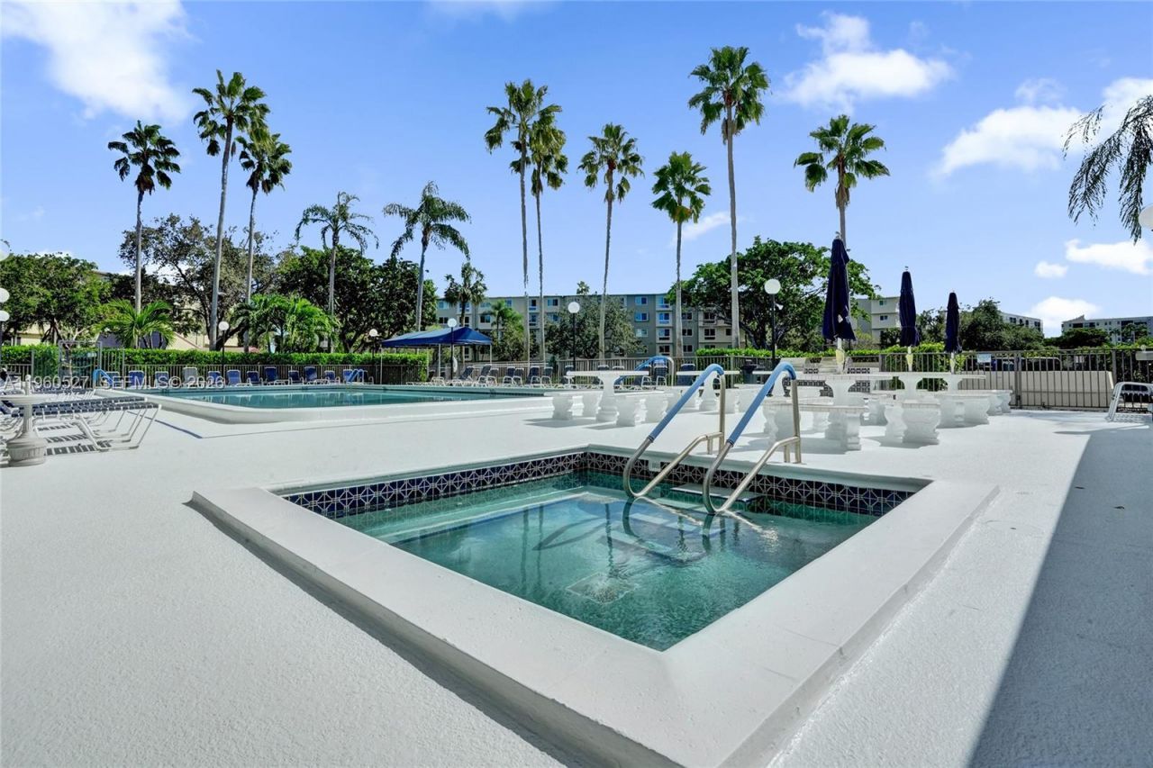 2228 N Cypress Bend Dr, Unit 103, Pompano Beach, FL 33069 Photo