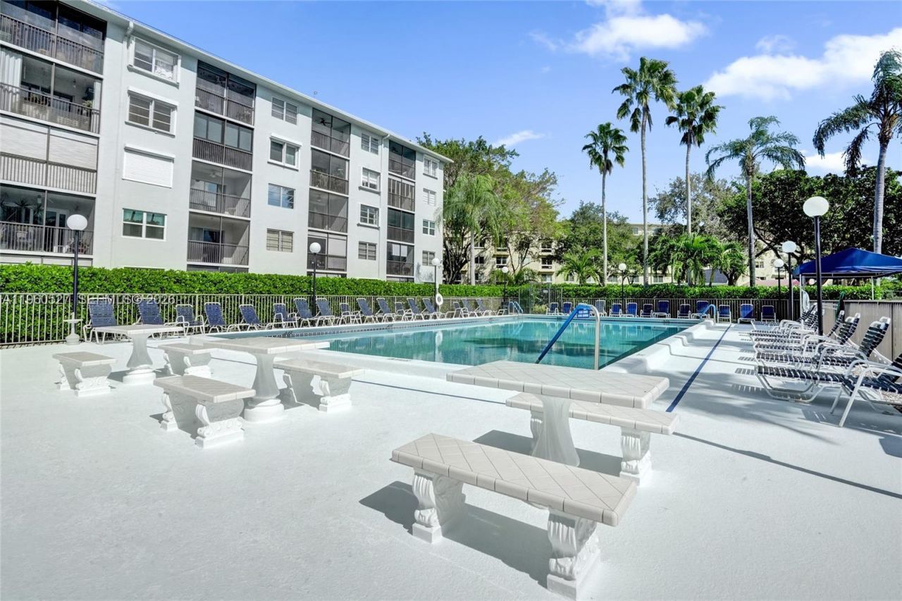 2228 N Cypress Bend Dr, Unit 103, Pompano Beach, FL 33069 Photo