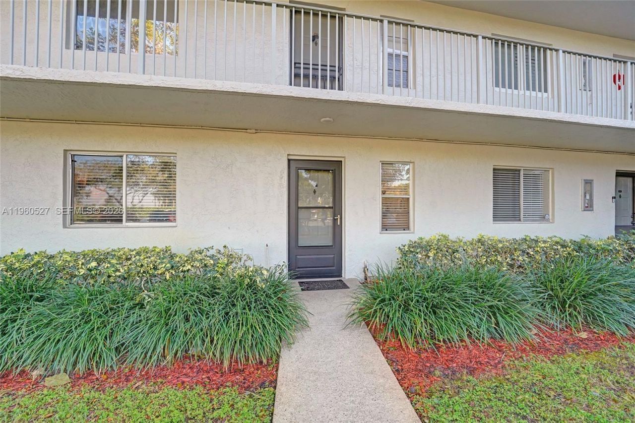 2228 N Cypress Bend Dr, Unit 103, Pompano Beach, FL 33069 Photo