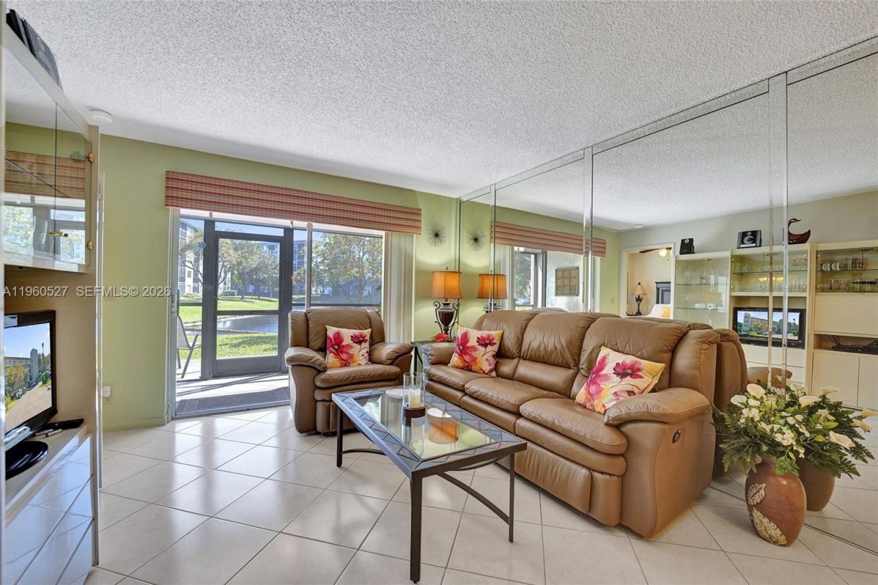 2228 N Cypress Bend Dr, Unit 103, Pompano Beach, FL 33069 Photo