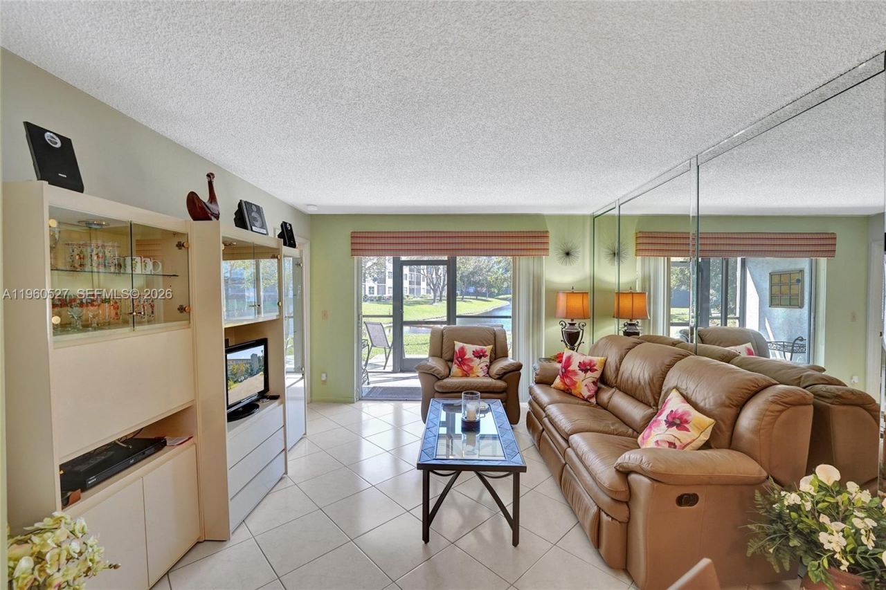 2228 N Cypress Bend Dr, Unit 103, Pompano Beach, FL 33069 Photo