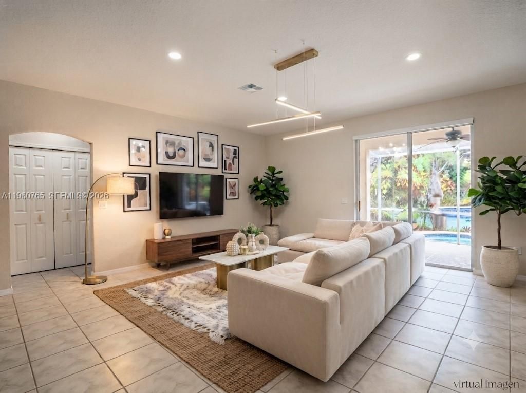 4209 Pinewood Ln, Weston, FL 33331 Photo