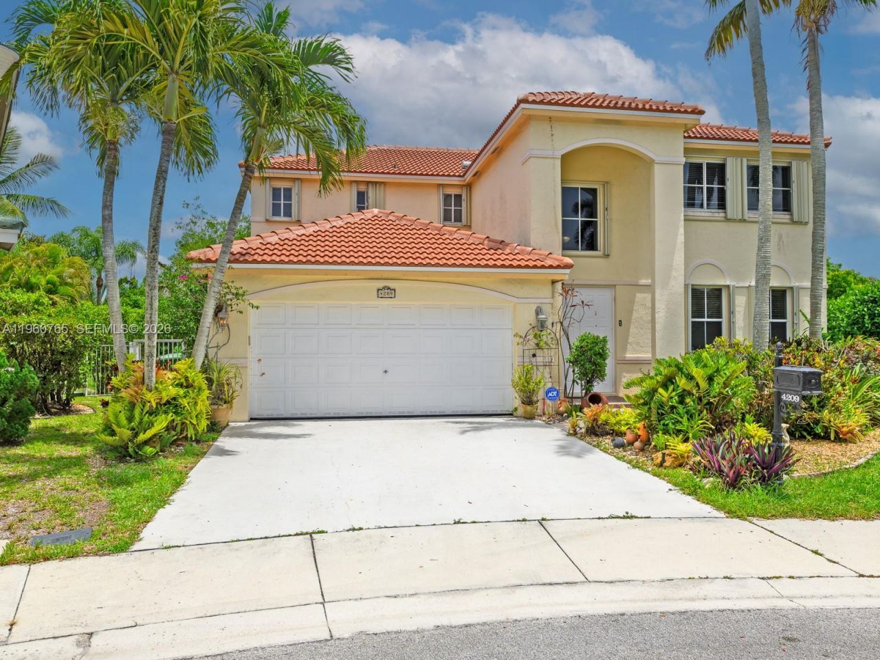 4209 Pinewood Ln, Weston, FL 33331 Photo