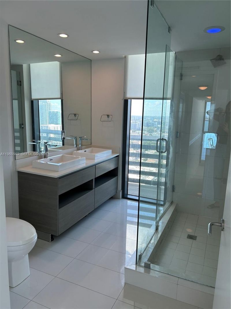 460 NE 28th St, Unit 2401, Miami, FL 33137 Photo