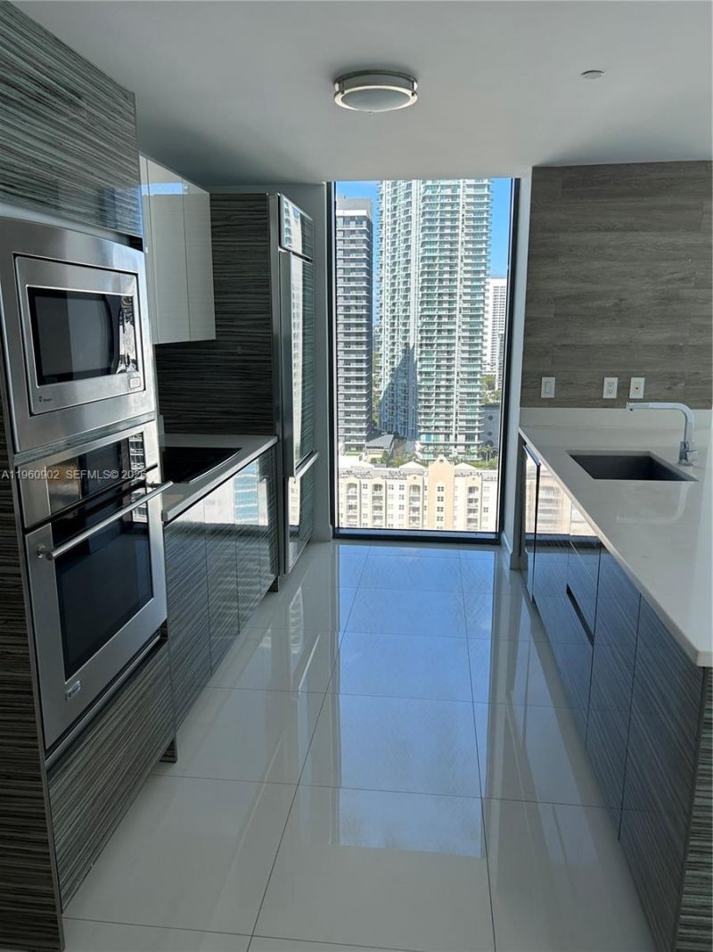 460 NE 28th St, Unit 2401, Miami, FL 33137 Photo