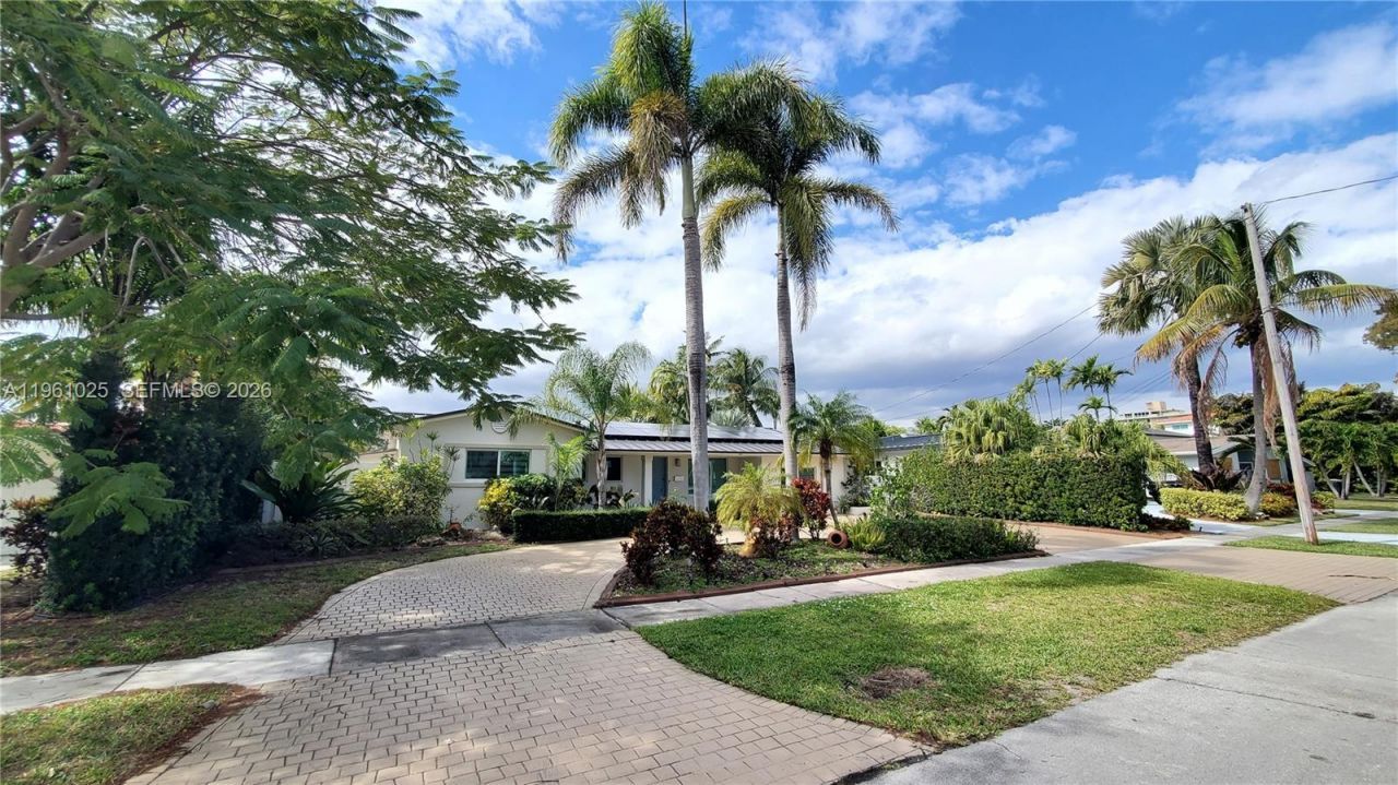 13000 Coronado Ln, North Miami, FL 33181 Photo