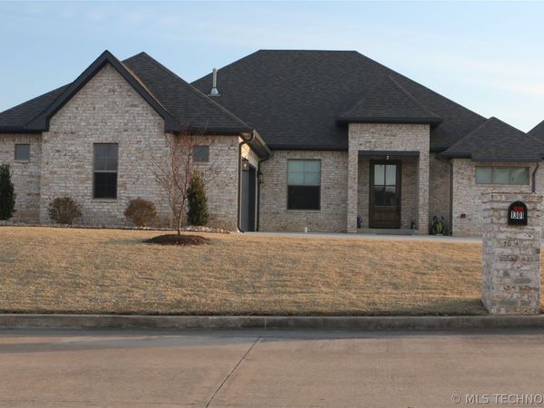 1301 Magnolia Drive N, Ada, OK 74820