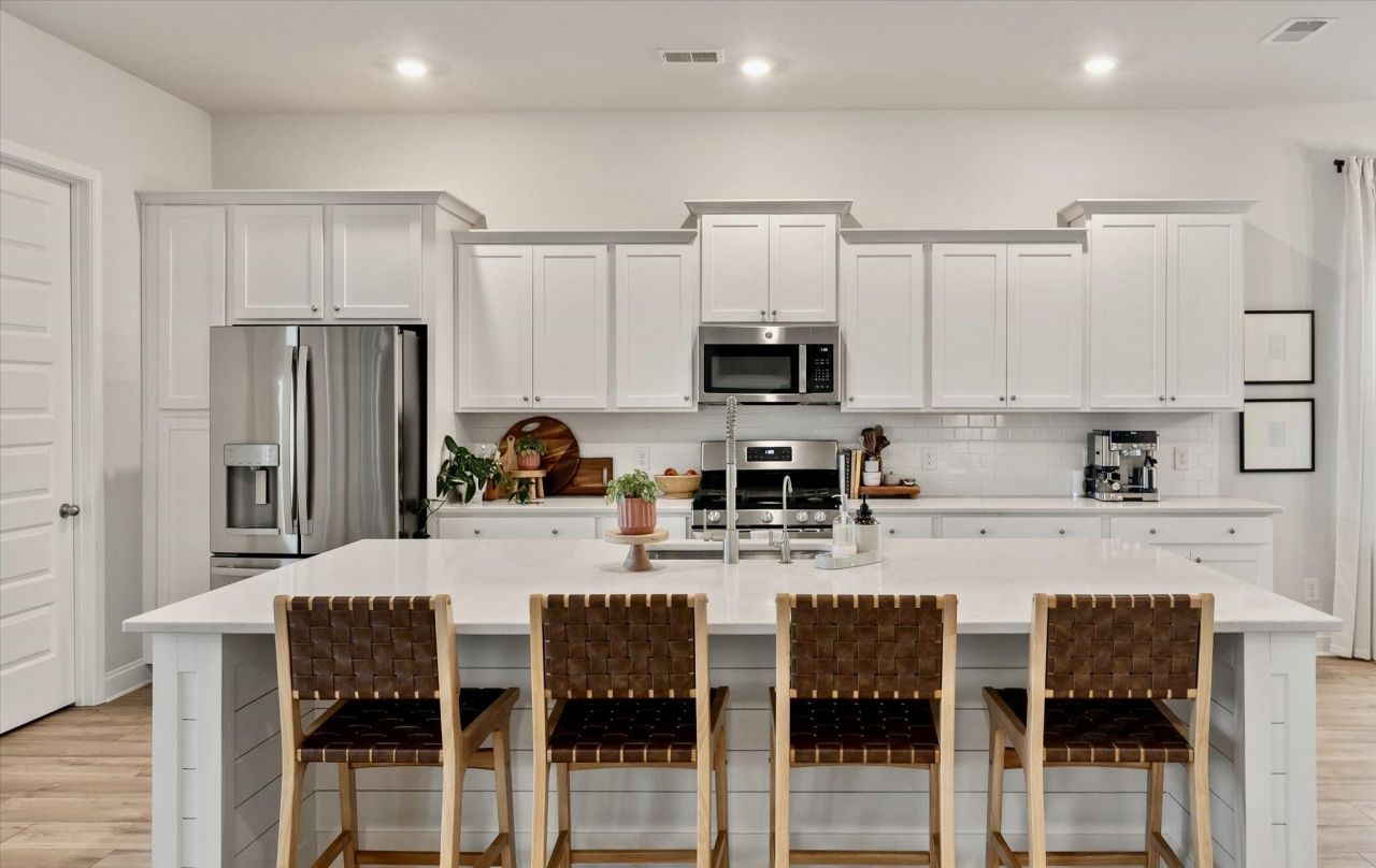 1020 Arrowwood Way Photo 12