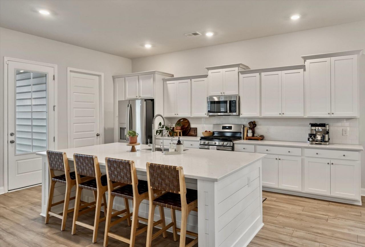 1020 Arrowwood Way Photo 13