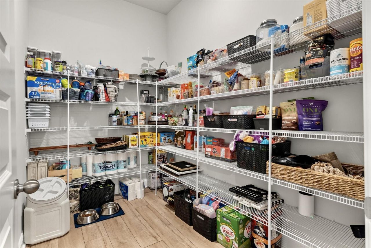 1020 Arrowwood Way Photo 17