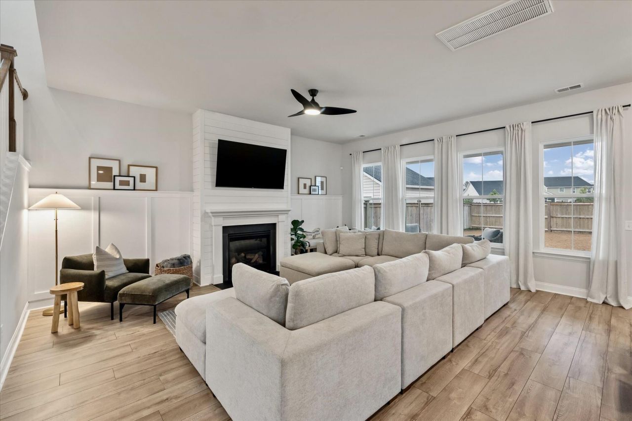 1020 Arrowwood Way Photo 19