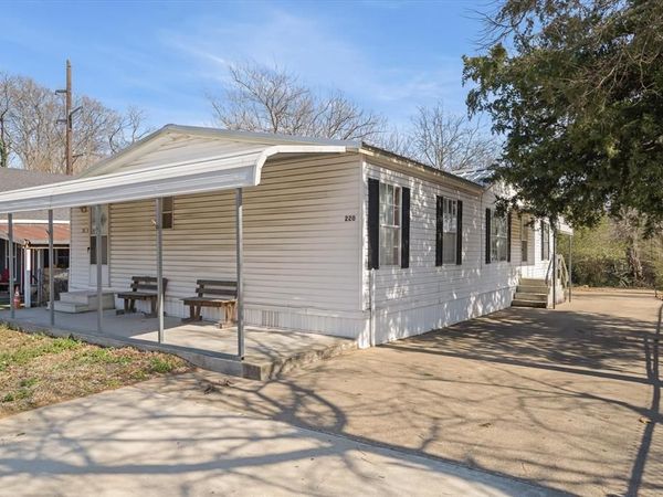 220 N Houston Street, Edgewood, TX 75117