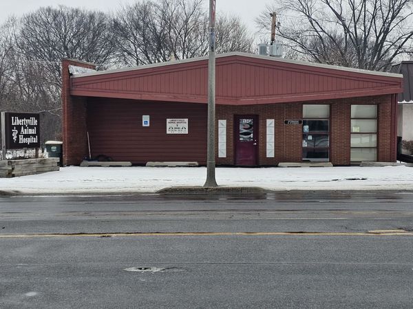 134 S Milwaukee Avenue, Libertyville, IL 60048