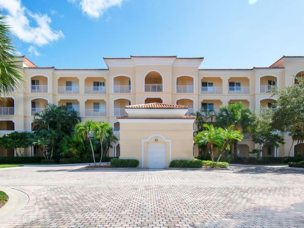 22 Harbour Isle Drive W, Unit 204, Fort Pierce, FL 34949