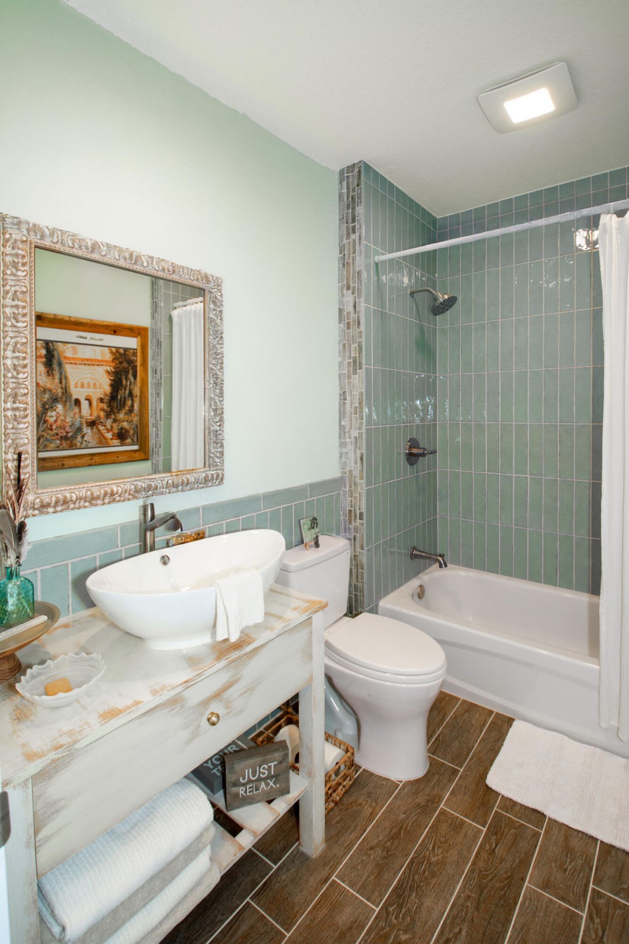 22 Harbour Isle Drive W, Unit 204, Fort Pierce, FL 34949 Photo