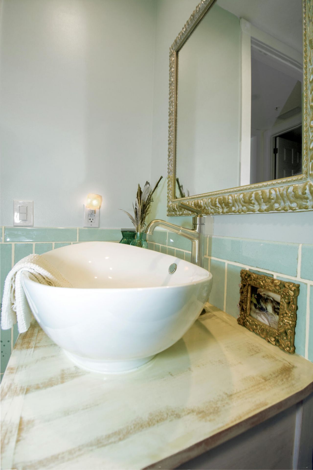 22 Harbour Isle Drive W, Unit 204, Fort Pierce, FL 34949 Photo