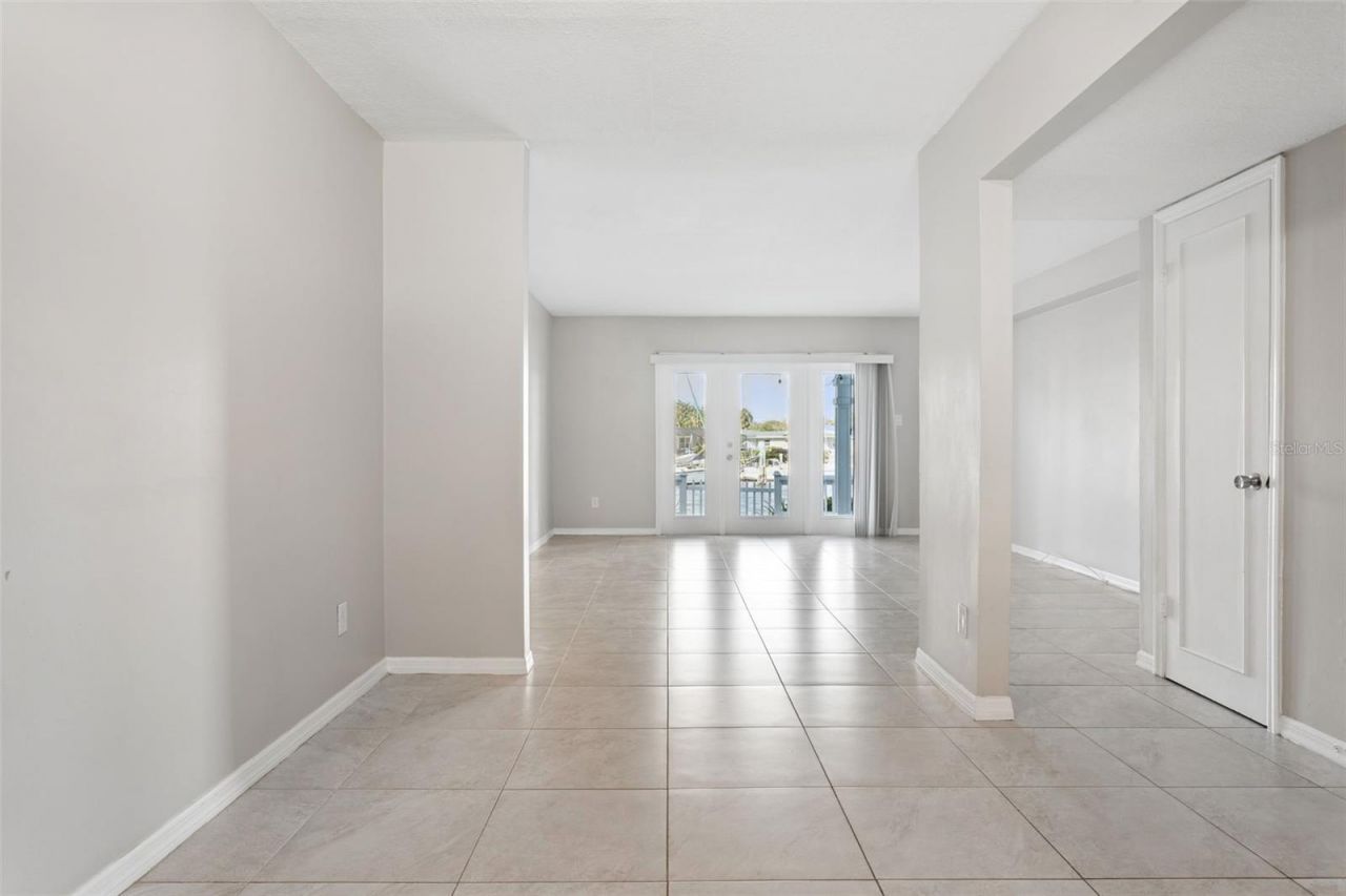 3857 Pompano Drive Se, Saint Petersburg, FL 33705 Photo