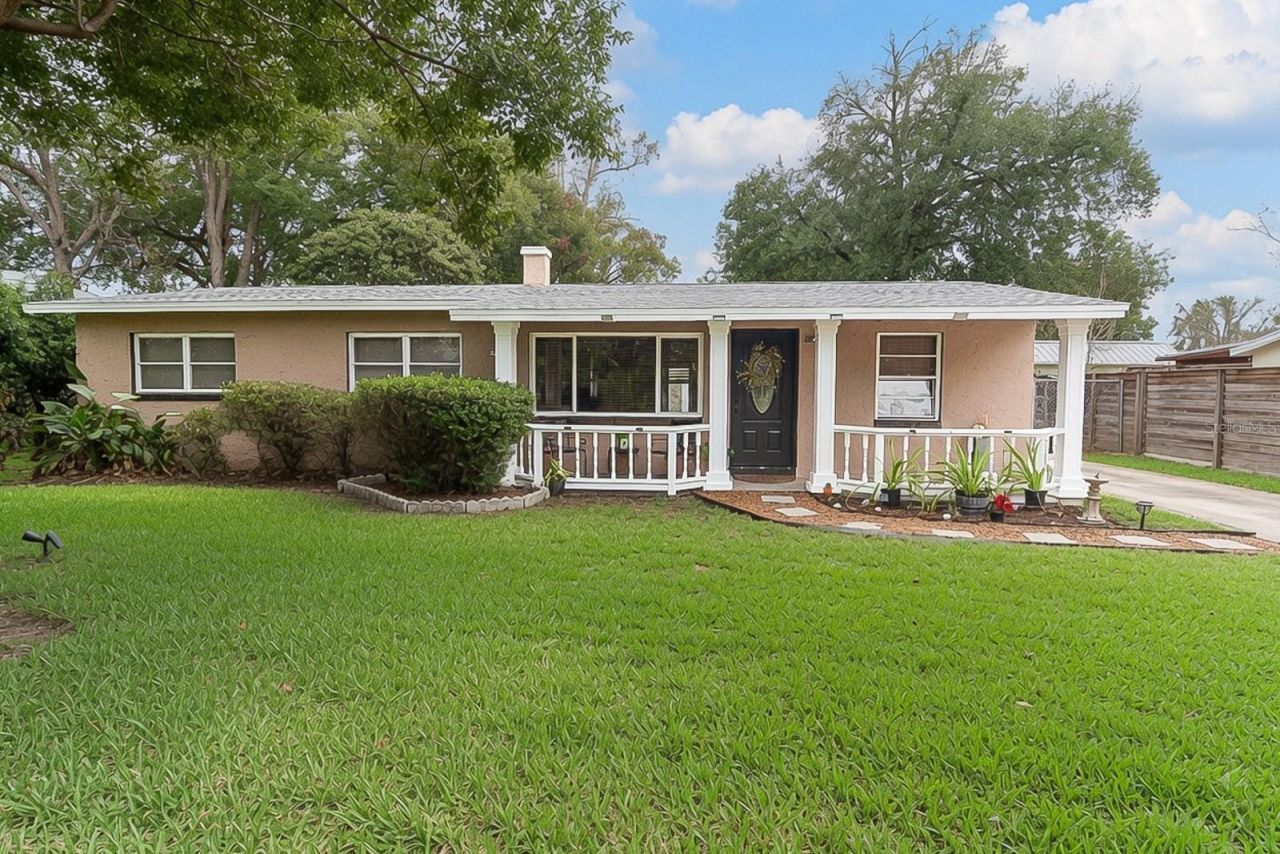 2606 E Crystal Lake Avenue, Orlando, FL 32806 Main Photo