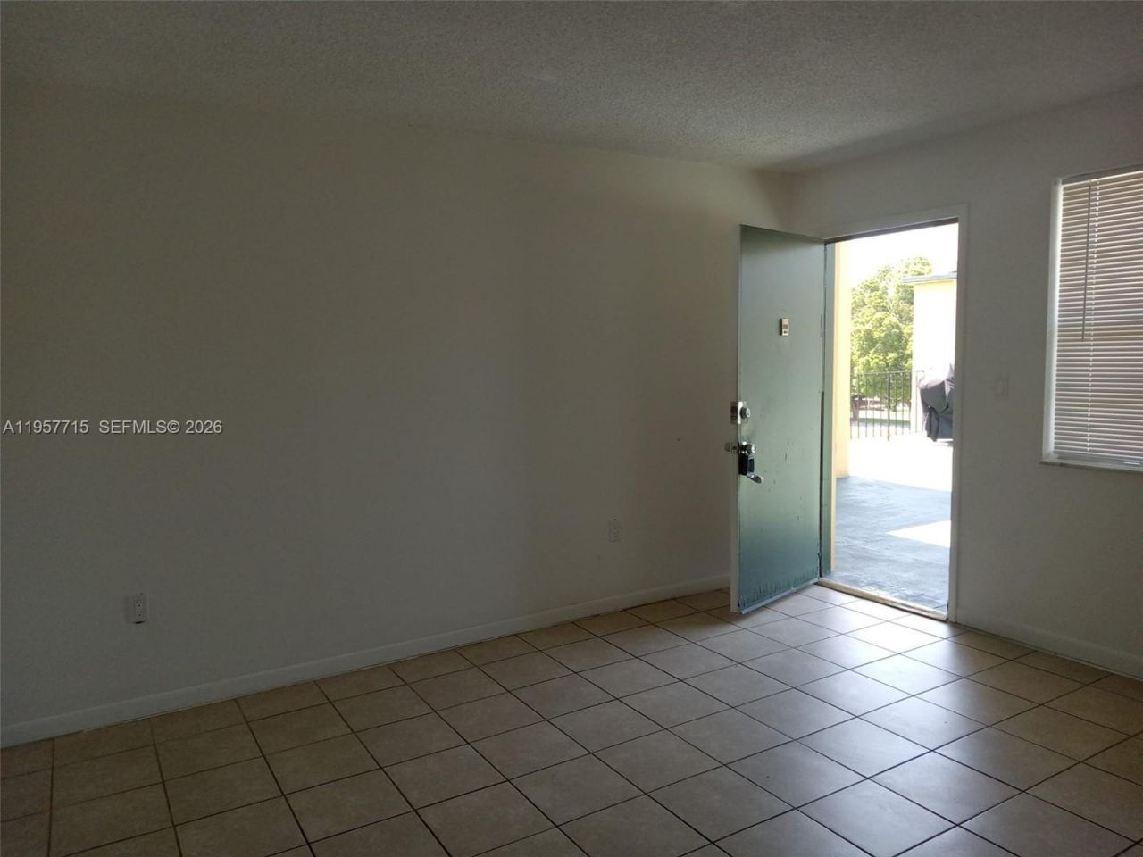 1975 NE 135th St , Unit 3C, North Miami, FL 33181 Photo