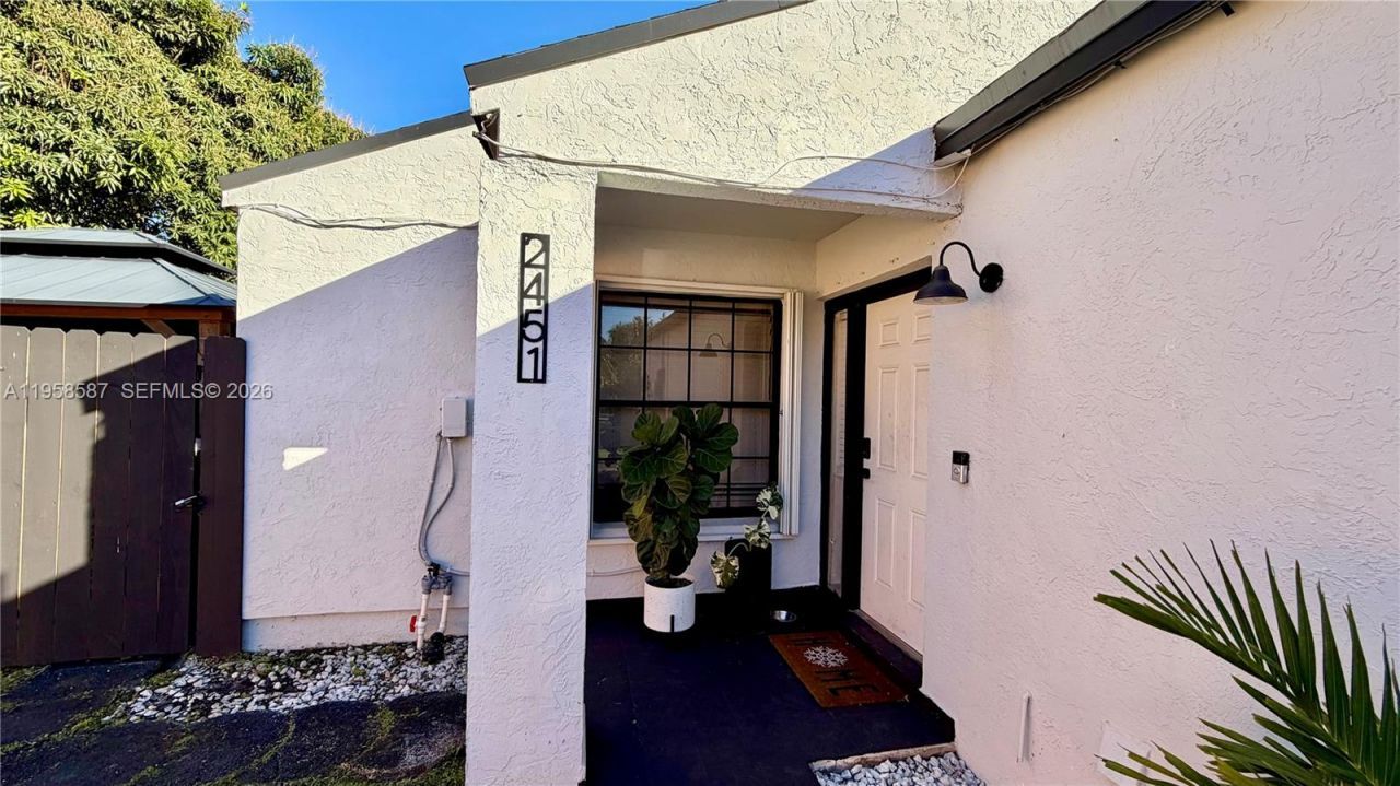 2451 SW 85th Ter, Unit 2451, Miramar, FL 33025 Photo