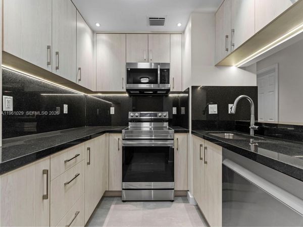 15639 SW 73rd Cir Ter, Unit 7-4, Miami, FL 33193