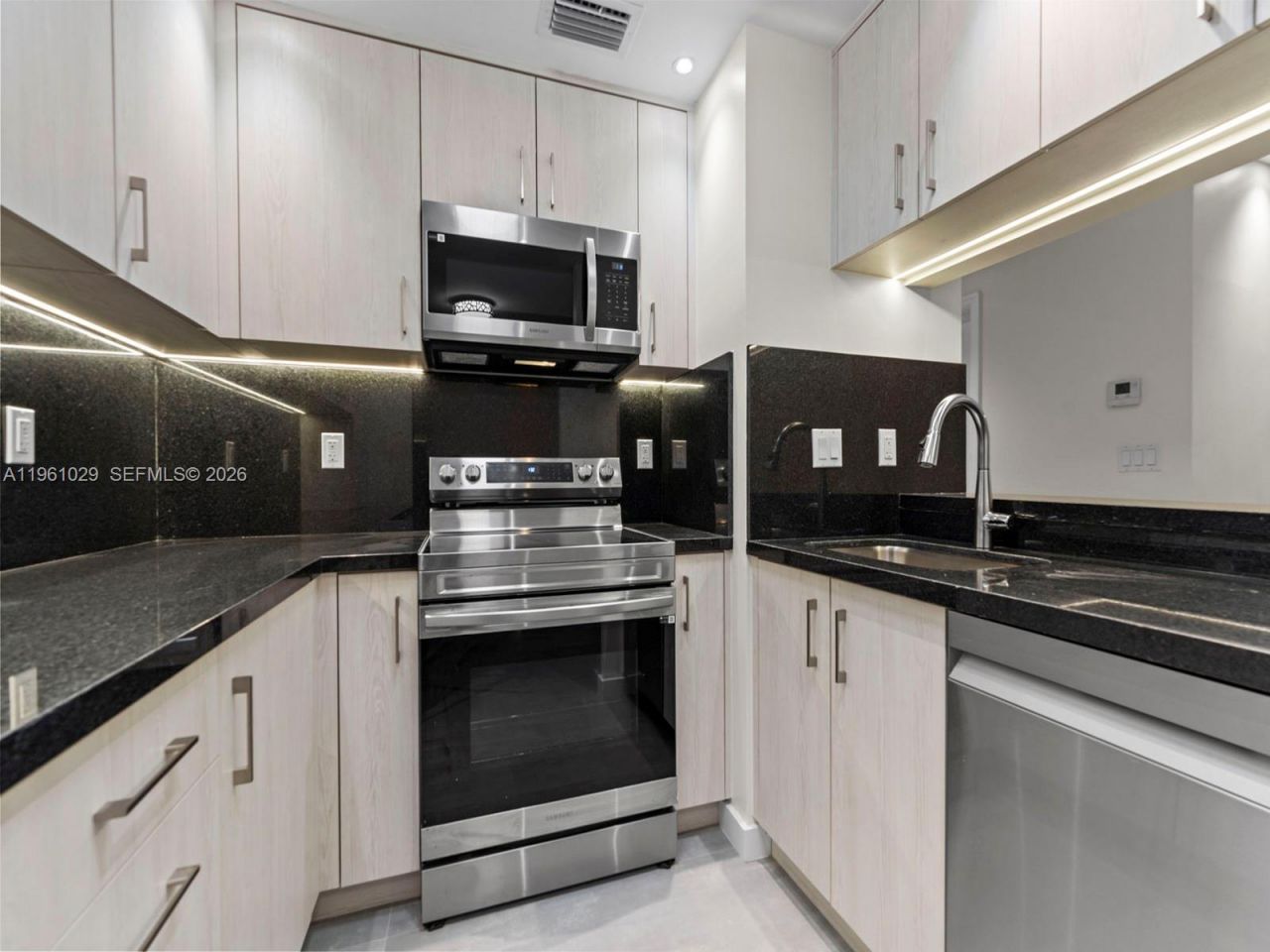 15639 SW 73rd Cir Ter, Unit 7-4, Miami, FL 33193 Photo