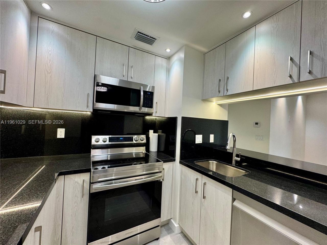 15639 SW 73rd Cir Ter, Unit 7-4, Miami, FL 33193 Photo