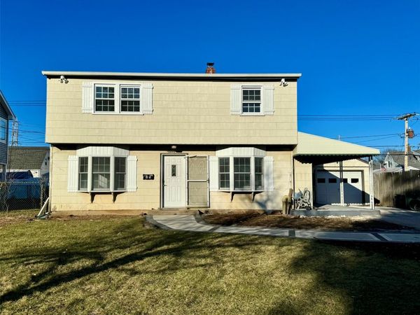 11 Blue Spruce Road , Levittown, NY 11756