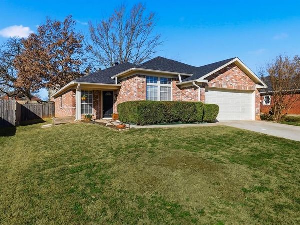 739 Thousand Oaks Drive, Lake Dallas, TX 75065