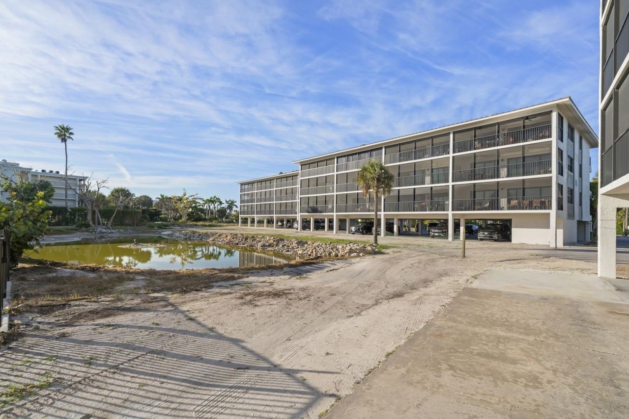 2737 W Gulf Dr, Unit 122, Sanibel, FL 33957 Photo