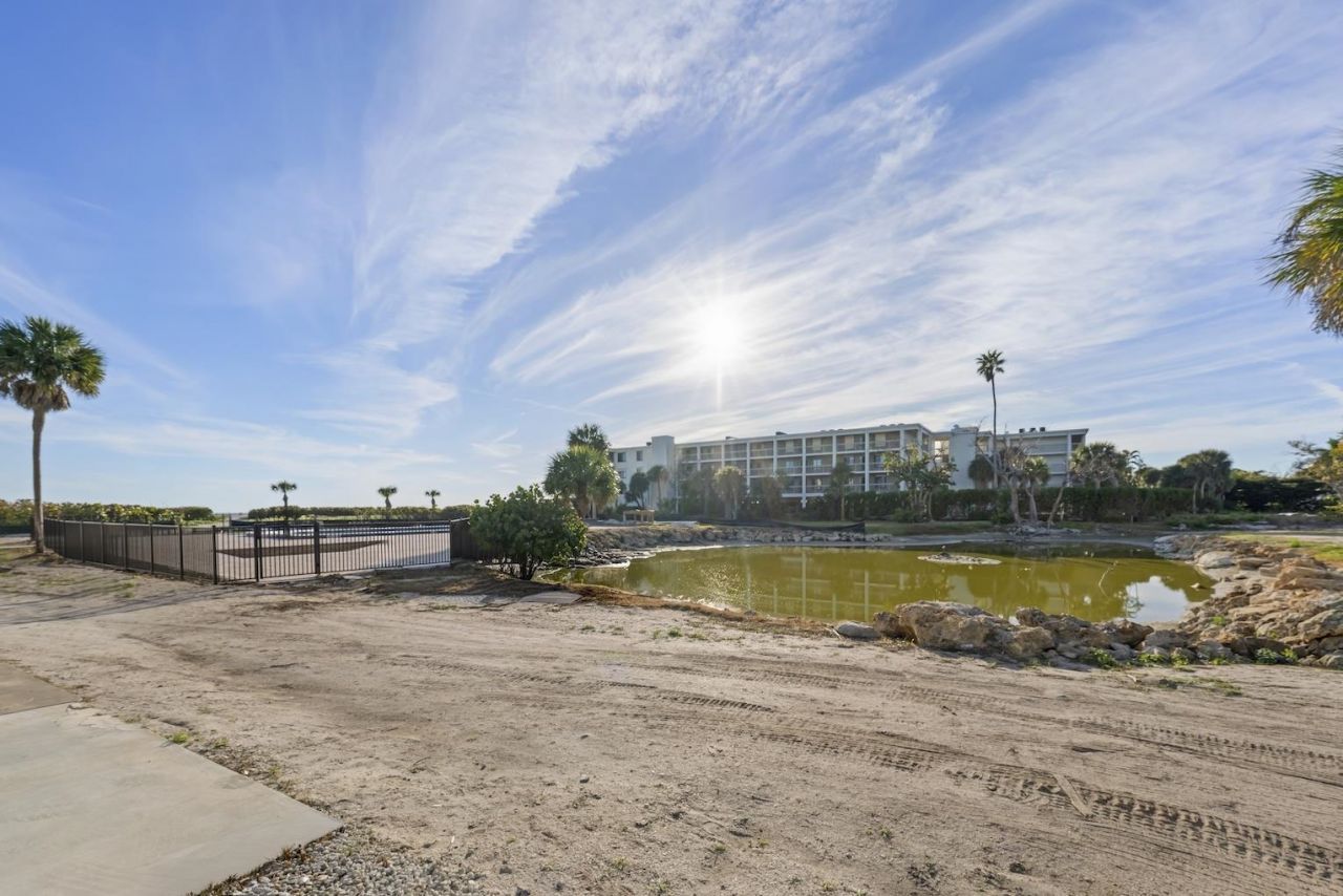 2737 W Gulf Dr, Unit 122, Sanibel, FL 33957 Photo