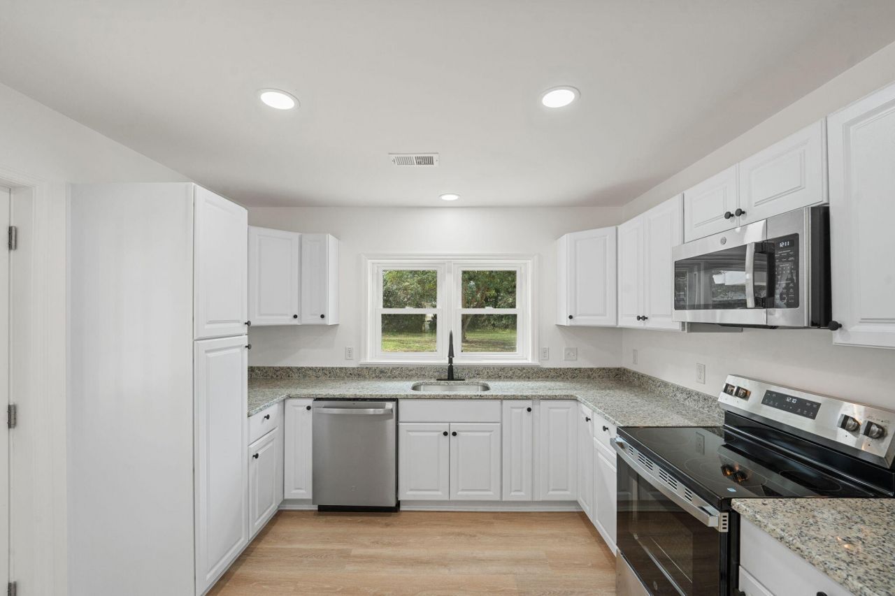 1268 Carolina Avenue Photo 17