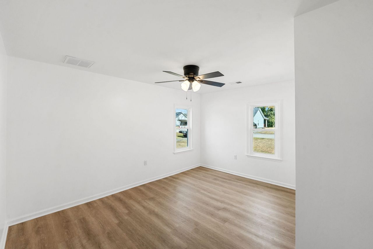 1268 Carolina Avenue Photo 19