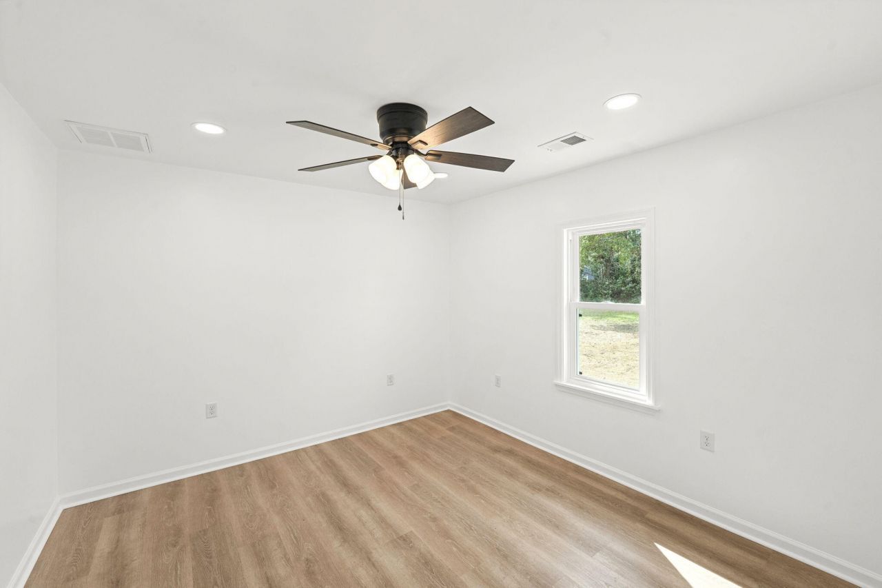 1268 Carolina Avenue Photo 22