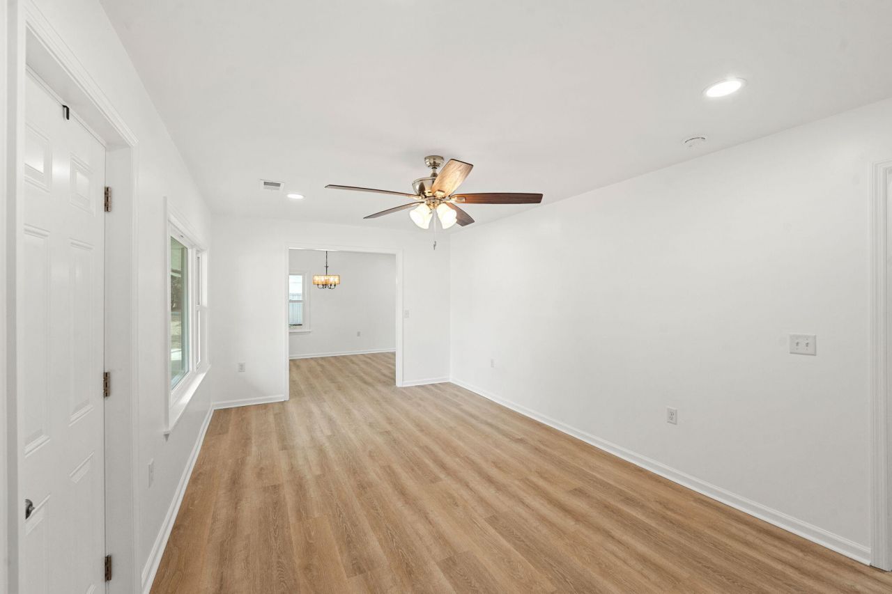 1268 Carolina Avenue Photo 8