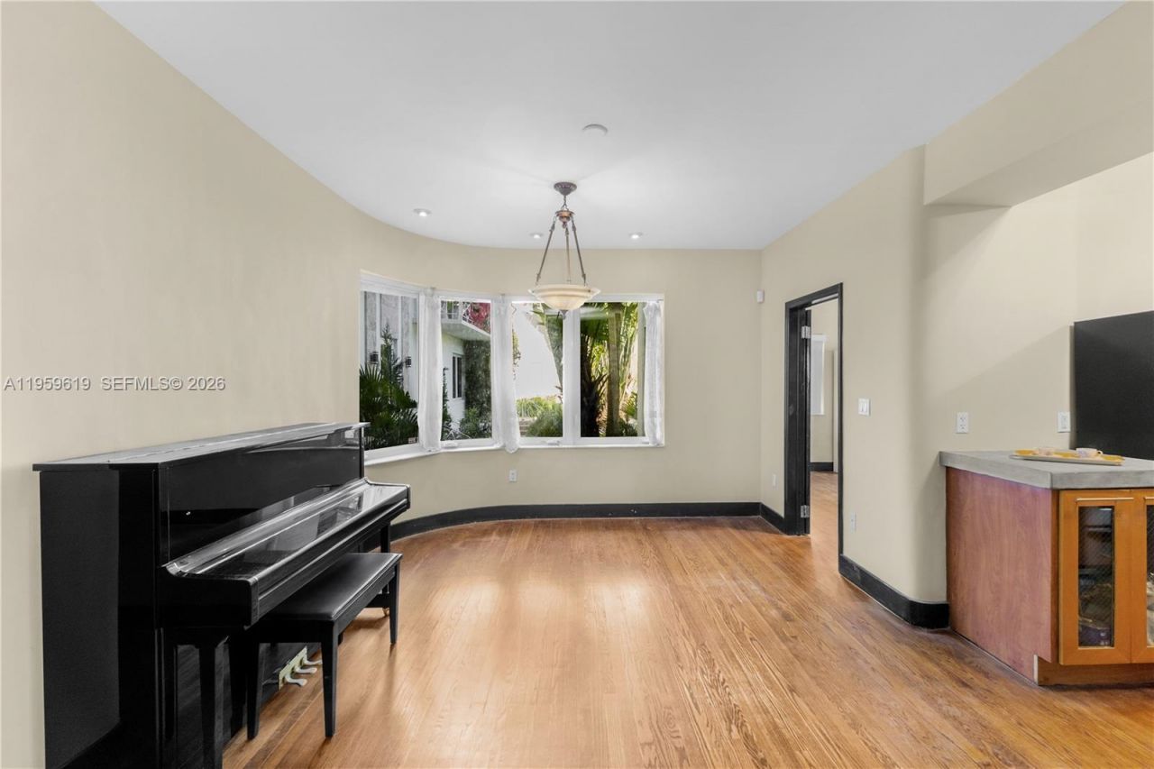 711 14th St, Unit 4, Miami Beach, FL 33139 Photo