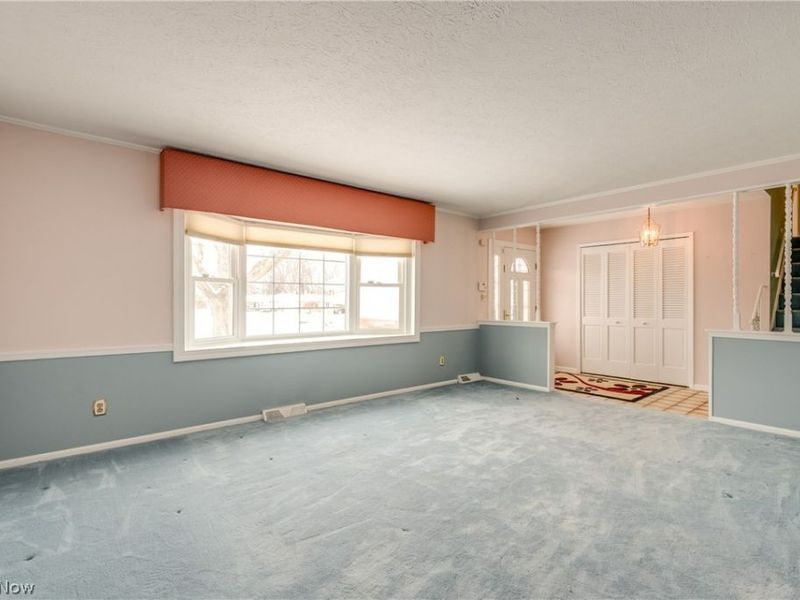 6366 Dunfield Drive, Mayfield Heights, OH 44124 Photo 12