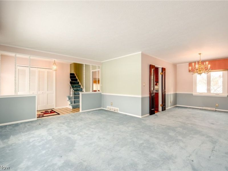 6366 Dunfield Drive, Mayfield Heights, OH 44124 Photo 13