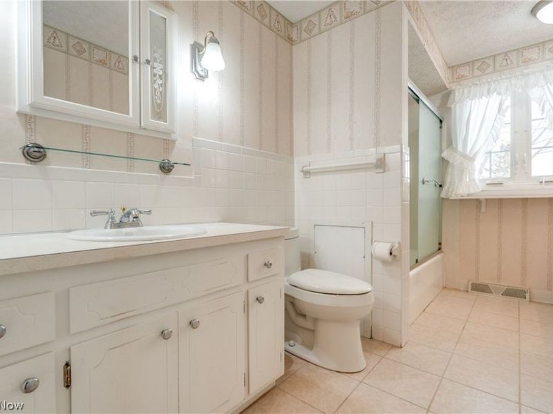 6366 Dunfield Drive, Mayfield Heights, OH 44124 Photo 31