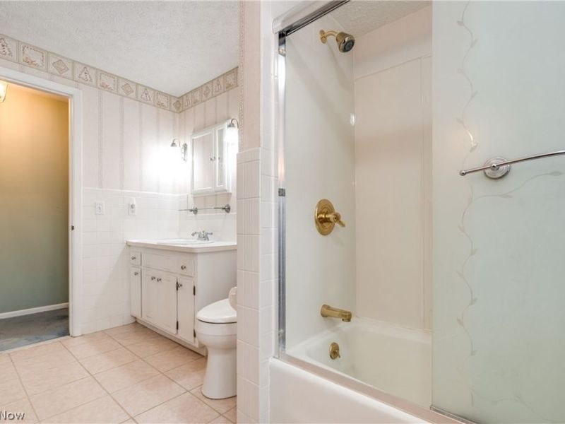 6366 Dunfield Drive, Mayfield Heights, OH 44124 Photo 33