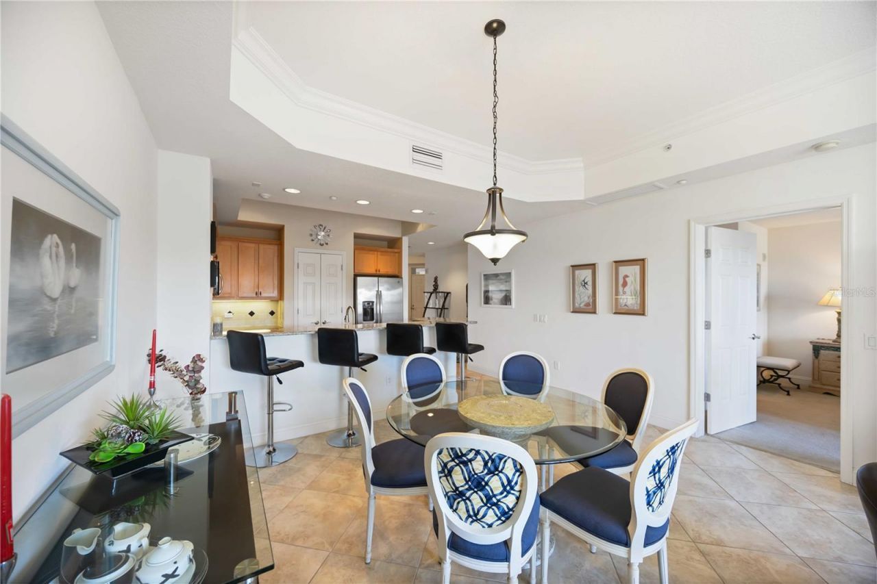 7702 Lake Vista Court, Unit 305, Lakewood Ranch, FL 34202 Photo