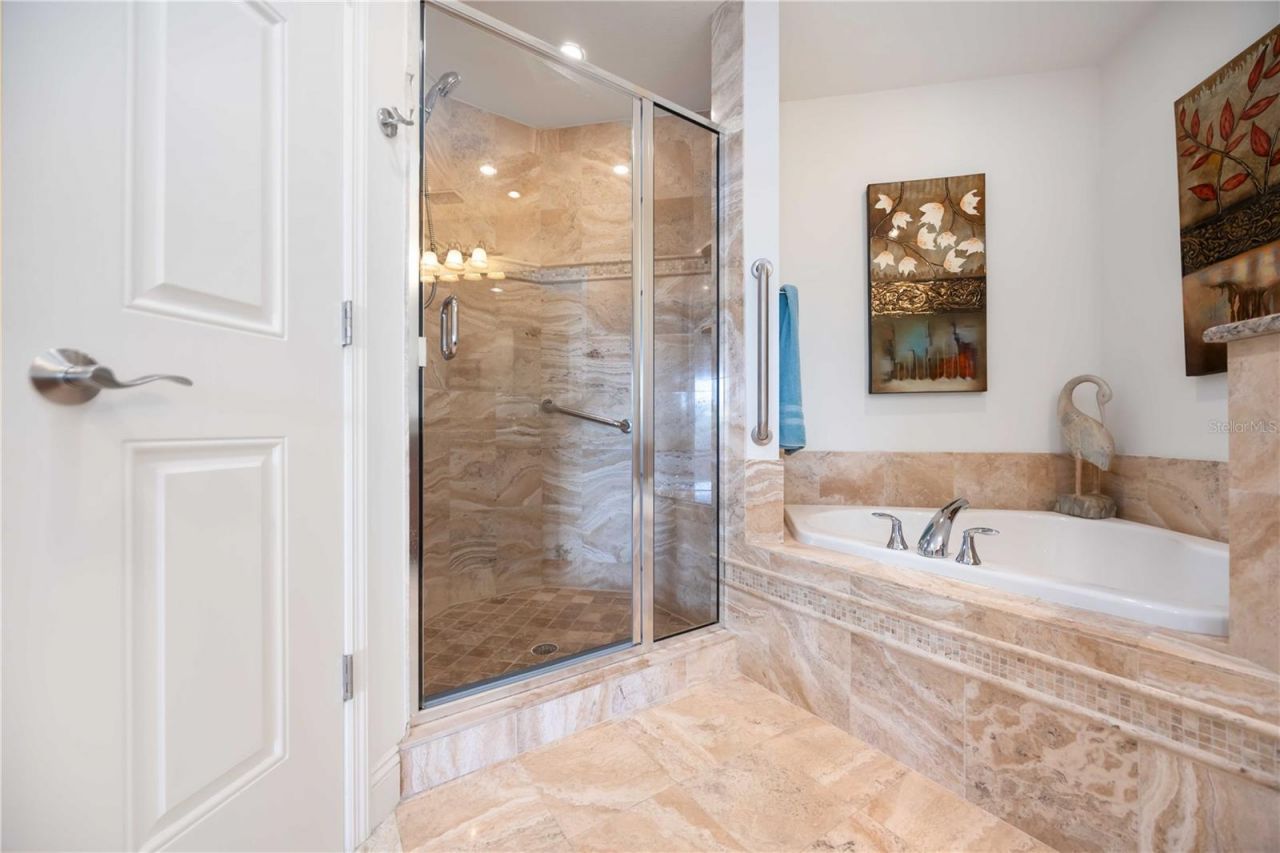 7702 Lake Vista Court, Unit 305, Lakewood Ranch, FL 34202 Photo