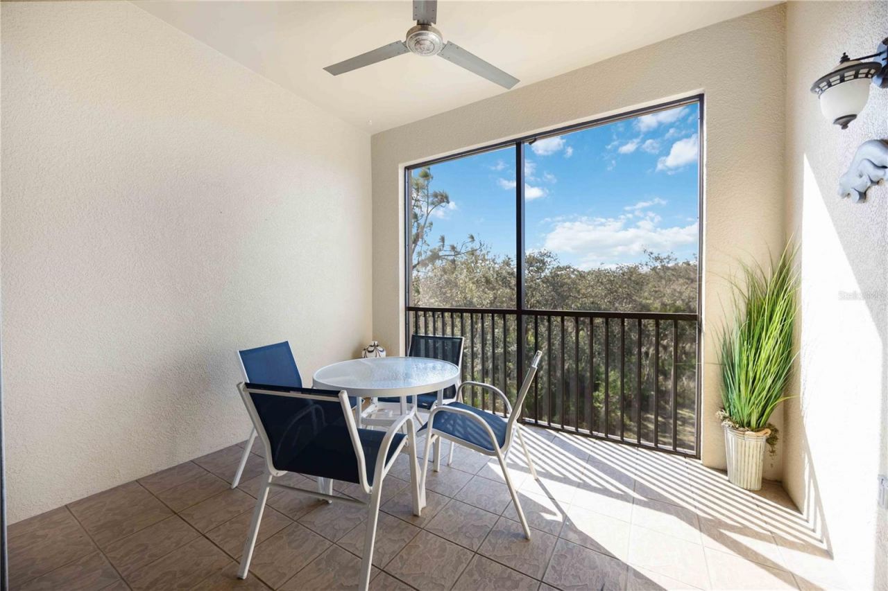 7702 Lake Vista Court, Unit 305, Lakewood Ranch, FL 34202 Photo