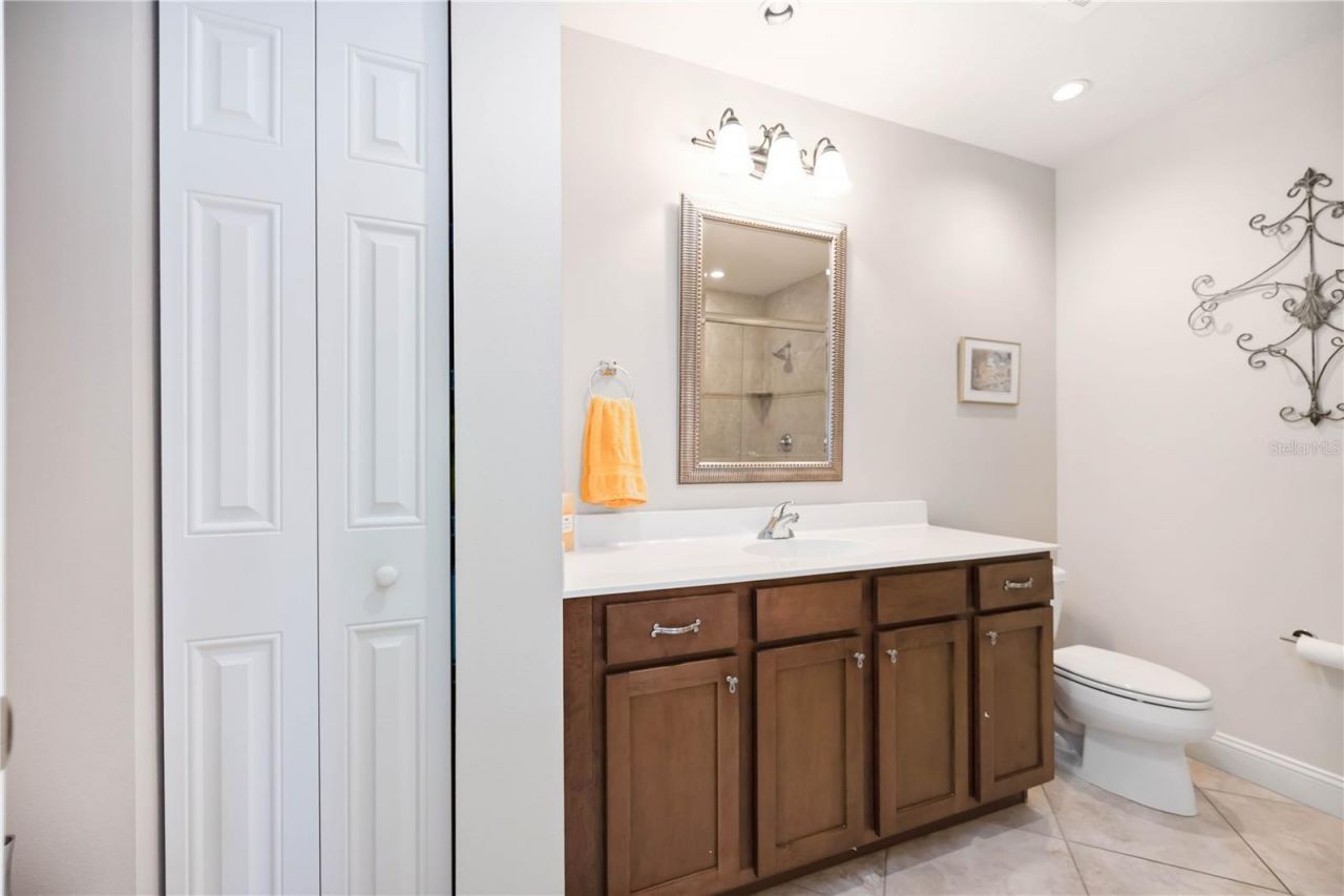 7702 Lake Vista Court, Unit 305, Lakewood Ranch, FL 34202 Photo