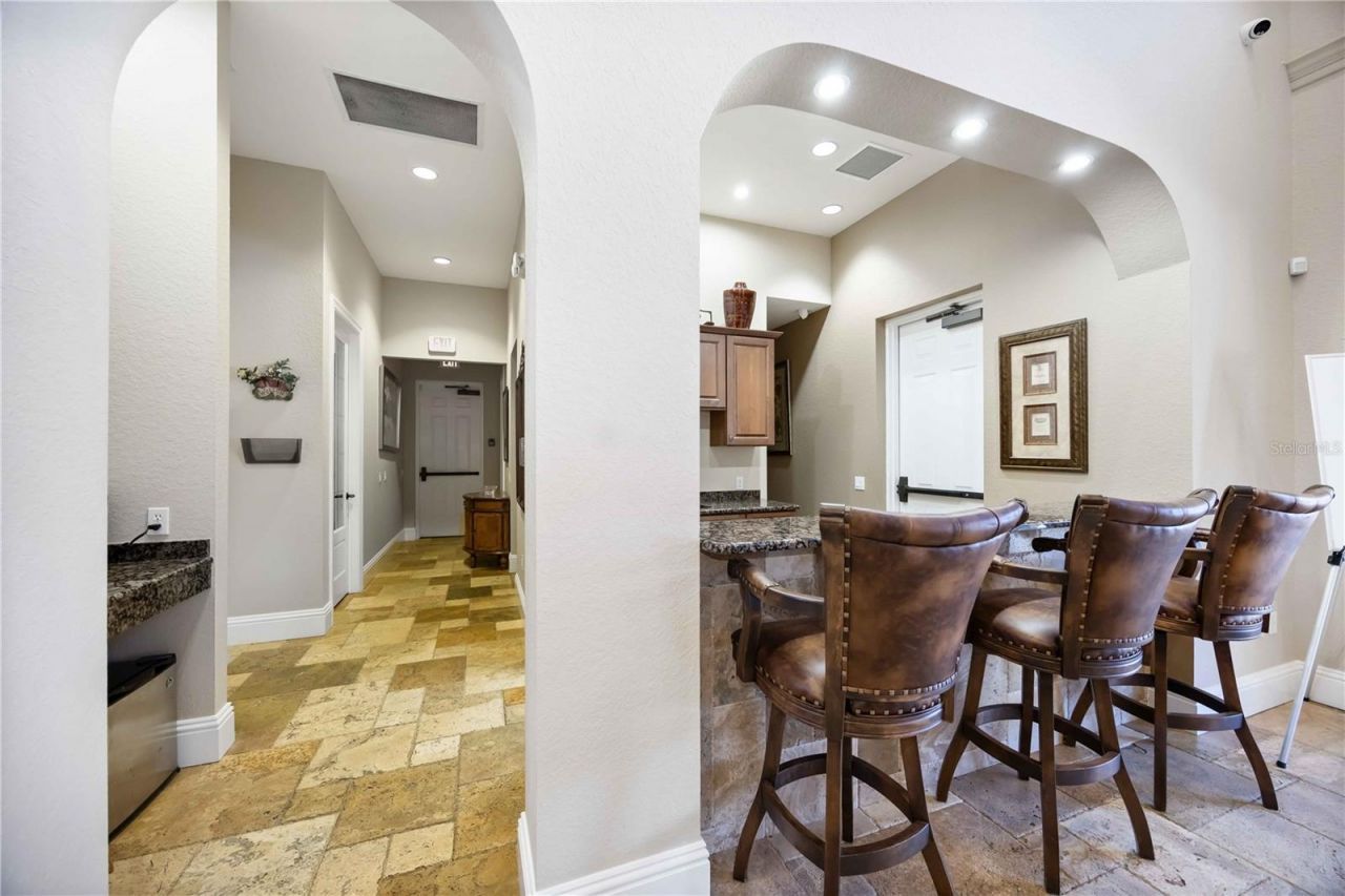 7702 Lake Vista Court, Unit 305, Lakewood Ranch, FL 34202 Photo