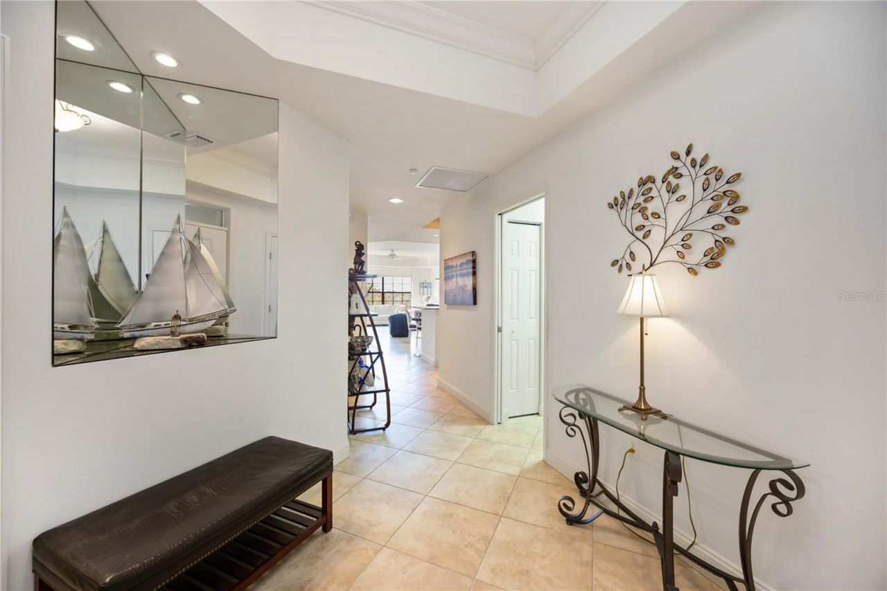 7702 Lake Vista Court, Unit 305, Lakewood Ranch, FL 34202 Photo