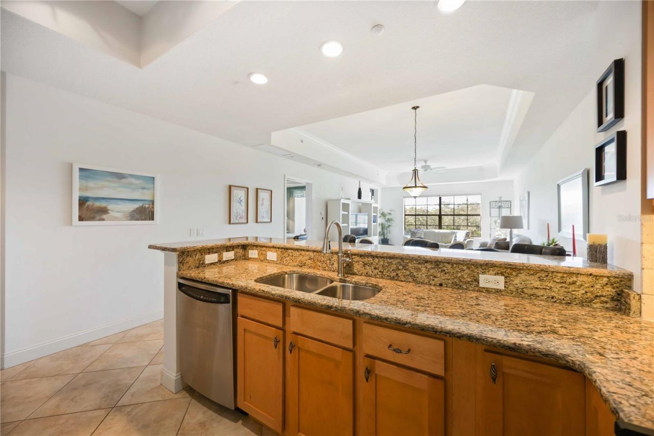 7702 Lake Vista Court, Unit 305, Lakewood Ranch, FL 34202 Photo