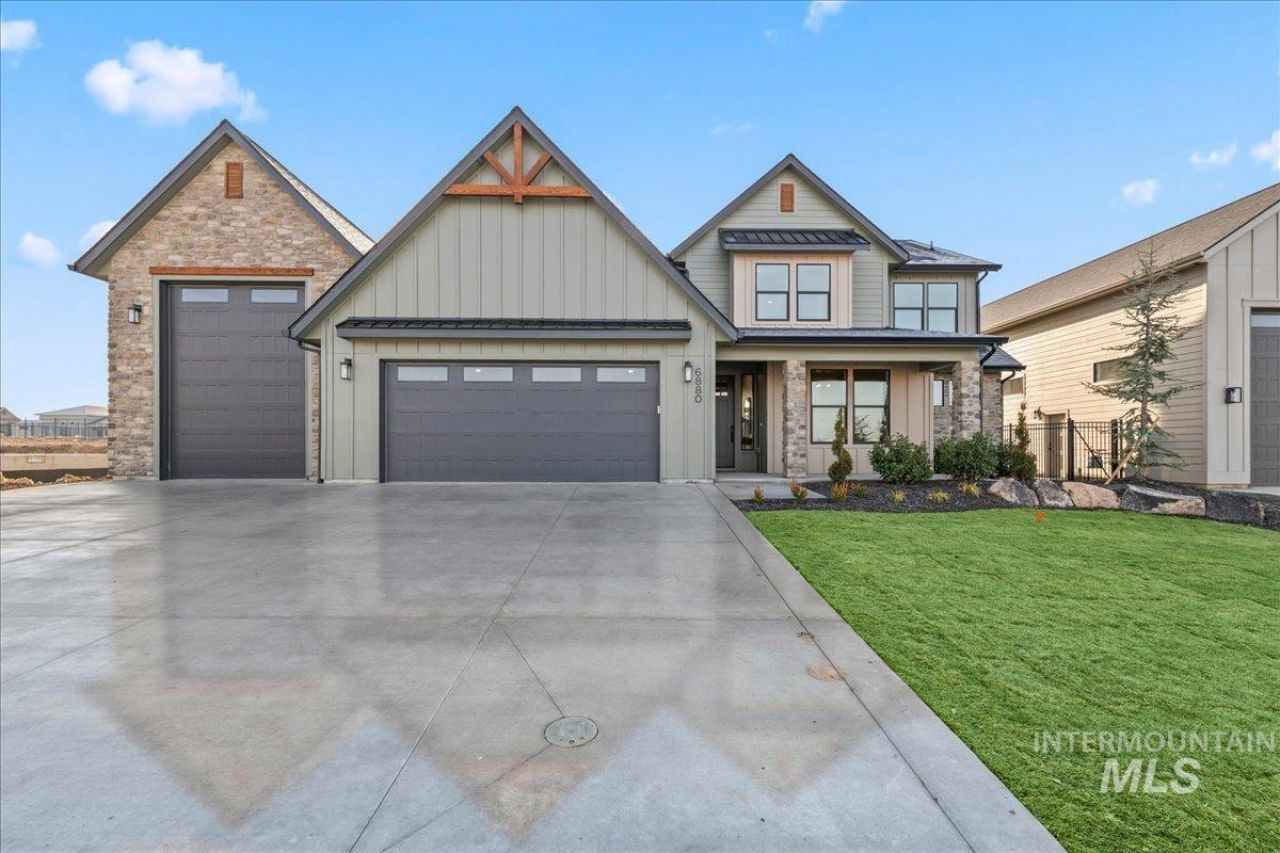 6880 E Chicken Hawk Loop, Nampa, ID 83686 Main Photo