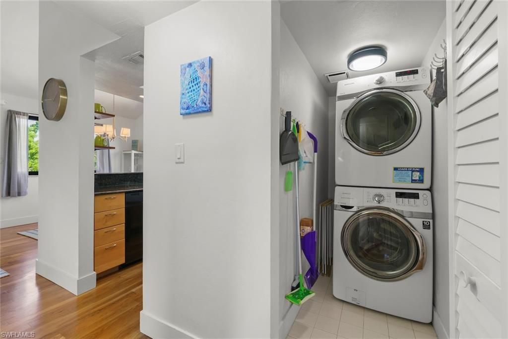 984 Greenwood Ct S, Sanibel, FL 33957 Photo